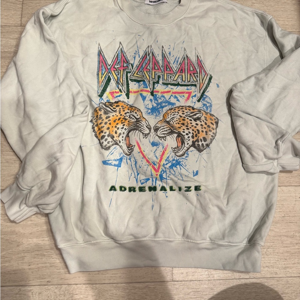 Daydreamer Def Leppard Graphic Crewneck Sweater - off white